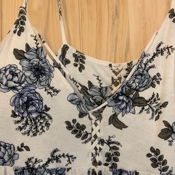 AE floral soft & sexy tank top - Picture 1 of 3